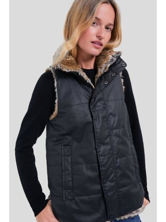 Tuckernuck Jackets & Blazers - NWT - Tuckernuck Emilia Wax Fur Reversible Vest